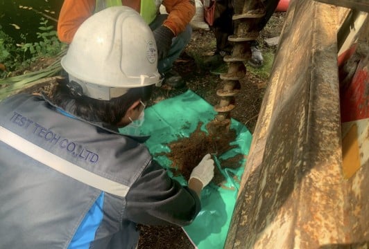 การเก็บตัวอย่างดินชั้นล่าง